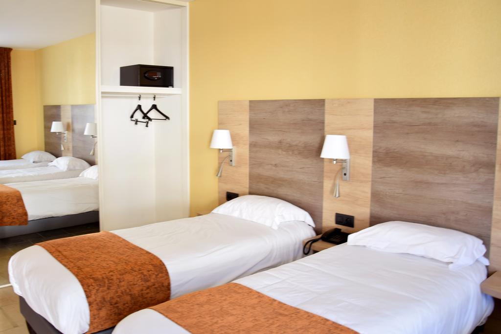 Logis Des Sources Hotel Creney-pres-Troyes Bagian luar foto